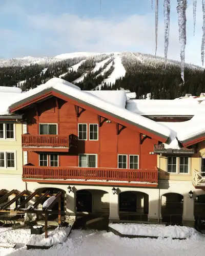 Apartment in Sun Peaks Available April 1- November 30th. Fully Furnished Bedroom/Living and Dining R...