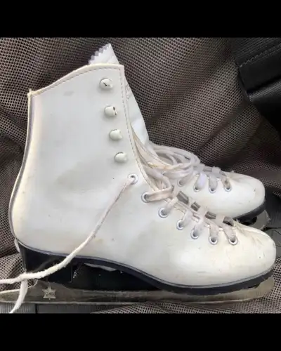 Women’s size 5 ice Skates, View more