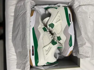 Air Jordan 4 SB Pine Green ⚪️, View more