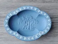 Vintage Avon Avonshire Blue Soap Dish