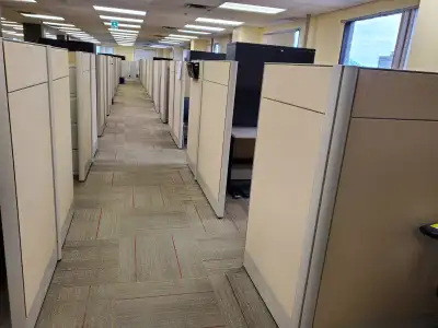chaises, classeurs, pupitre, bureau, poste de travail, cloison,, View more