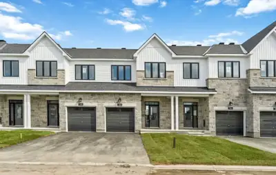 Welcome to this stunning never-been-lived in Minto townhouse in the heart of Kanata, Ottawa! This be...