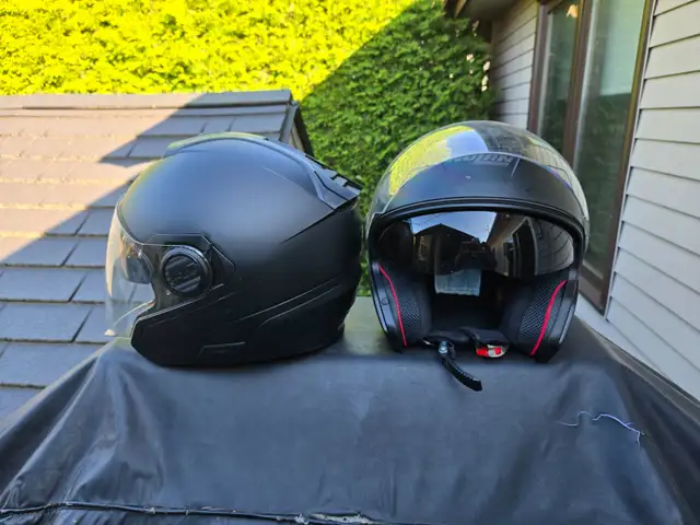 CASQUE DE MOTO in Motorcycle Parts & Accessories in Laval / North Shore - Image 2