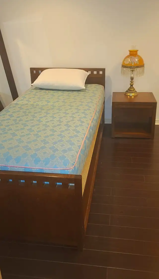 Solid Walnut Wood Bedroom Set – Twin Bed, Dresser, Mirror, Stool in Dressers & Wardrobes in City of Toronto - Image 3