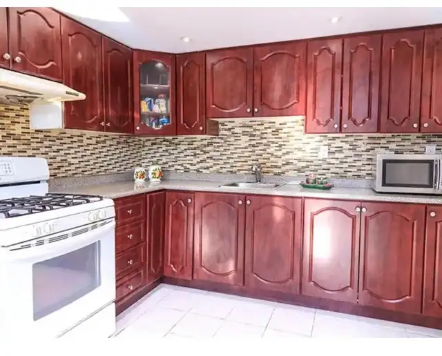Walkout 2 bedrooms basement lease box grove Markham in Long Term Rentals in Markham / York Region - Image 7
