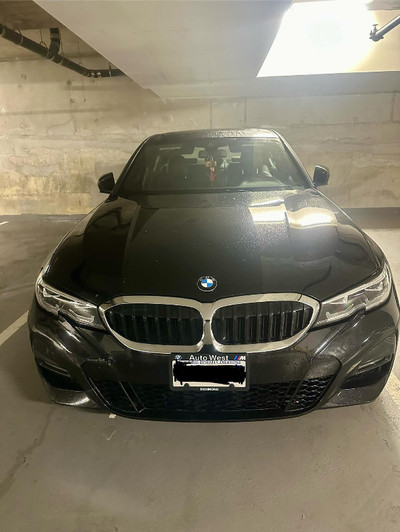 BLACK BMW 330i xDrive Msport package