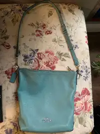 Perfect COACH purse for summer!