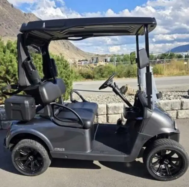Golf Cart in Golf in Kelowna - Image 6