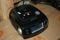 stereo cd player / radio / alarm clock -- 3-in-1 player
