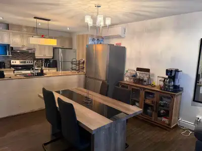 Large 4½ Semi-Basement Apartment for Rent (Parking Included) Prime Location, Very Convenient * 10-mi...