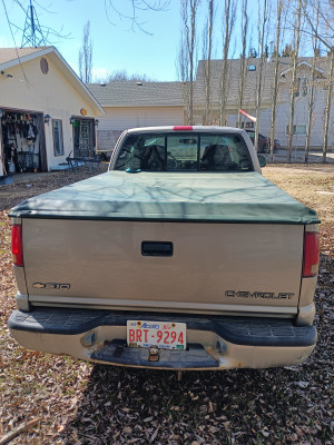 2002 Chevrolet S-10 LS
