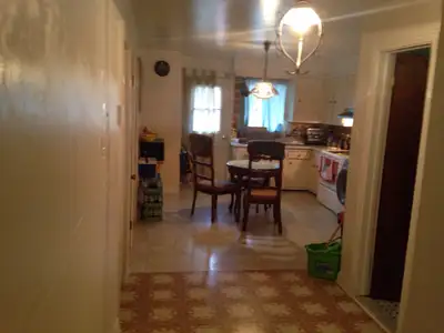 Une chambre fermée à louer, tout inclus: WIFI, Hydro pour personne sérieuse et respectueuse. dans un...