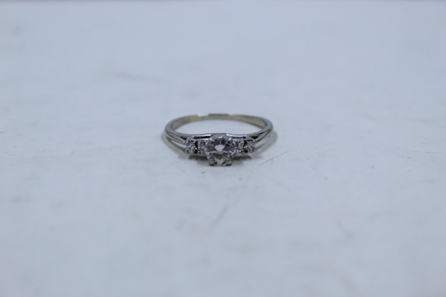 One ring, 14kt. White gold. (#1521) in Other in City of Halifax - Image 3