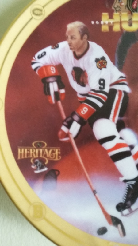 Bobby Hull & Brett Hull Collectors Plates $40 in Arts & Collectibles in London - Image 2