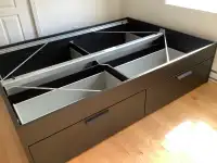 Lit double noir à tiroirs  de chez Ikea  (2x)
