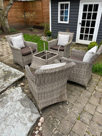 Patio Dining Set with 4 chairs, resin wicker 