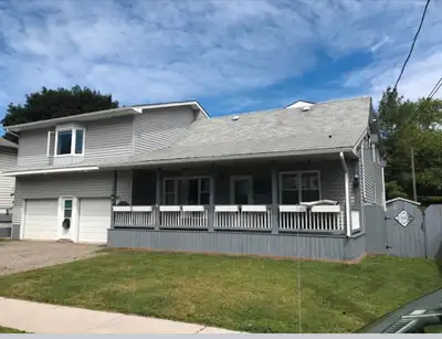 612 Romaine St – Licensed 10-Bedroom Student Home All-Inclusive