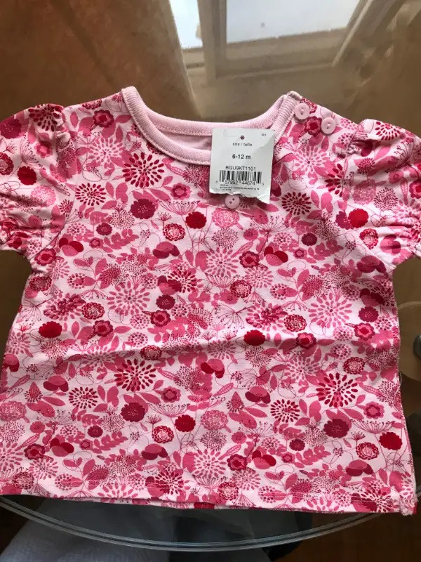 BRAND NEW Baby Girl's Top with tags 6-12 months old in Clothing - 6-9 Months in Edmonton