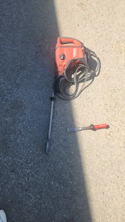 2te 500 avr jack hammers one with case 595 one no case 525$hilt, View more