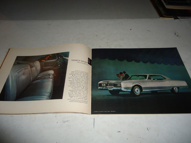 1967 OLDSMOBILE DELUXE SALES BROCHURE. CAN MAIL! in Arts & Collectibles in Belleville - Image 4