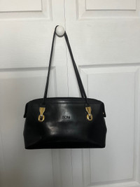 Mona vegan black leather purse