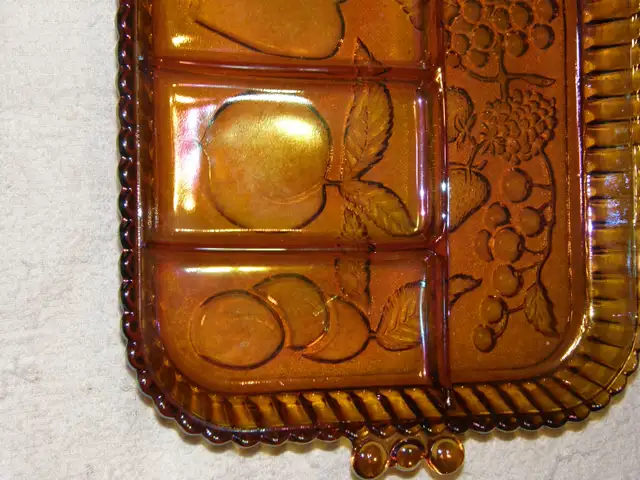 Server tray64689496949251122