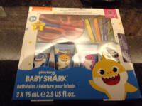 NEW Baby SHark bath play set for sale