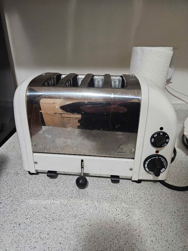 Dualit Toaster 4 slot in Toasters & Toaster Ovens in Edmonton - Image 2