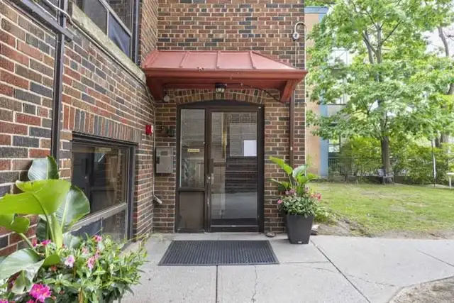 Lease Takeover - $1649/month + 12 first days free! in Long Term Rentals in City of Toronto - Image 2