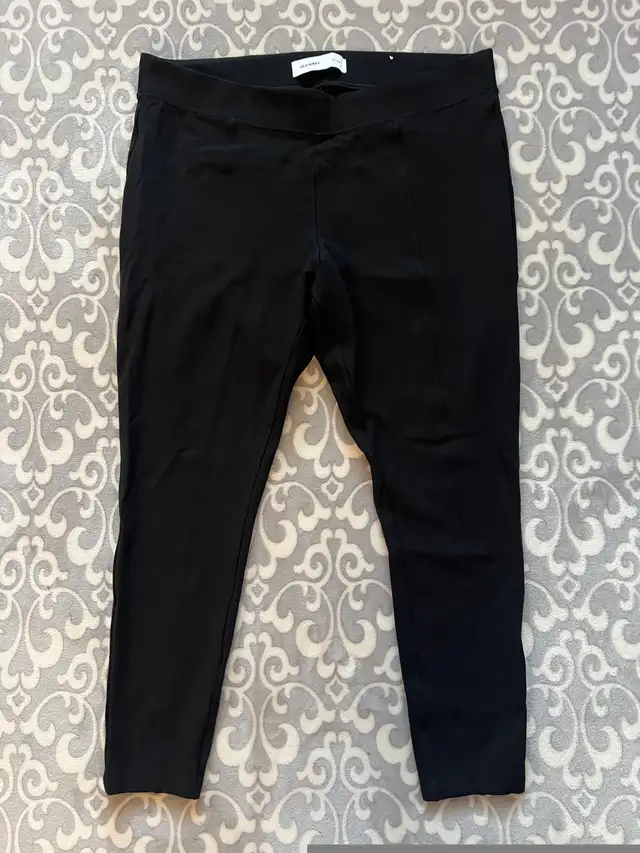 Old Navy Women’s Black Extra High-Waisted Stevie Skinny Ankle Pa in Women's - Bottoms in Oshawa / Durham Region - Image 6