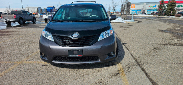 2012 toyota sienna LE low mileage in Cars & Trucks in Calgary - Image 2