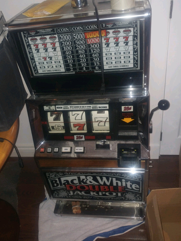 Casino slot machine.
Read description in Arts & Collectibles in St. Catharines