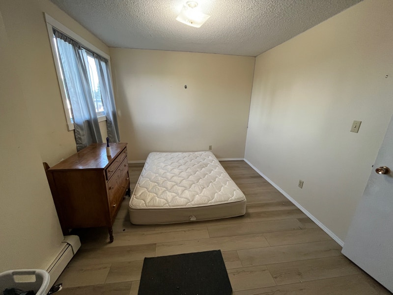 1 Room Available Room Rentals & Roommates Edmonton Kijiji