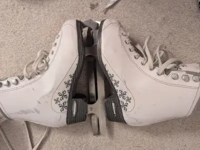 Multiple Girl Skates (size: Y9,  2, 4.5), View more