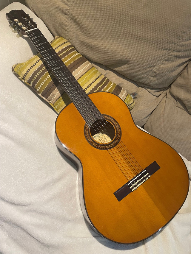 Guitare classique Yamaha G-225 - 1977 dans Guitares  à Laval/Rive Nord