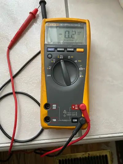 Selling Fluke true 179 digital multimeter, fully functional, u must need a professional multimeter f...