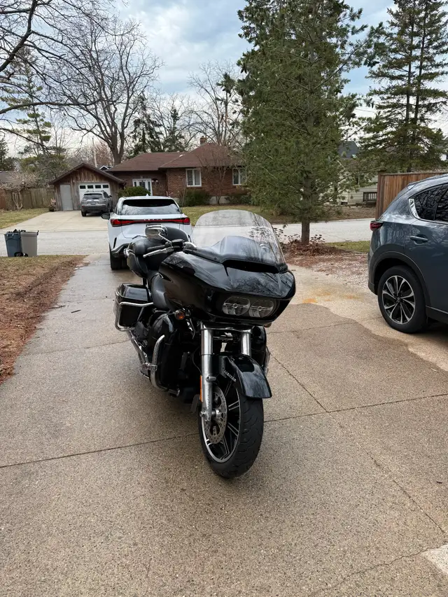 2021 Harley Davidson Road Glide Limited in Street, Cruisers & Choppers in London - Image 6