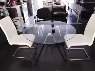 1 set de cuisine (2 chaises et une table), View more
