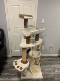 Cat tree in used fair condition