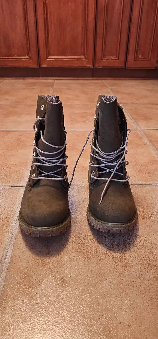 Brand new Timberland women's boots in Women's - Shoes in Oakville / Halton Region - Image 7