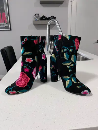 Women’s boots, View more
