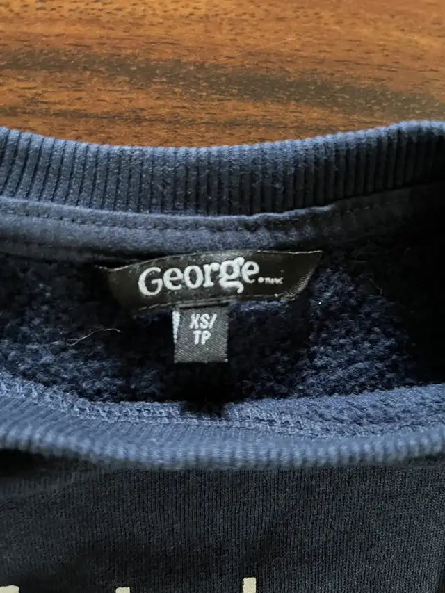 George women’s extra small holiday llama sweatshirt, navy in Women's - Tops & Outerwear in Oshawa / Durham Region - Image 4