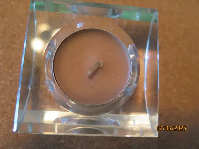 CRYSTAL TEALIGHT CANDLE HOLDER in Home Décor & Accents in City of Toronto - Image 2