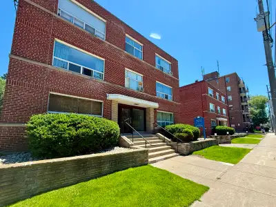 Located on Bayview south of Davisville close to Moore Avenue, excellent neighbourhood. Location is i...