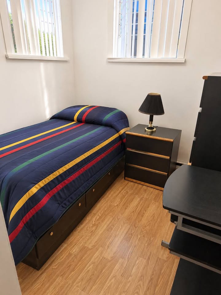 2 Chambres à PRIVÉES MEUBLÉES À Louer @ Vieux-Longueuil — photo 2
