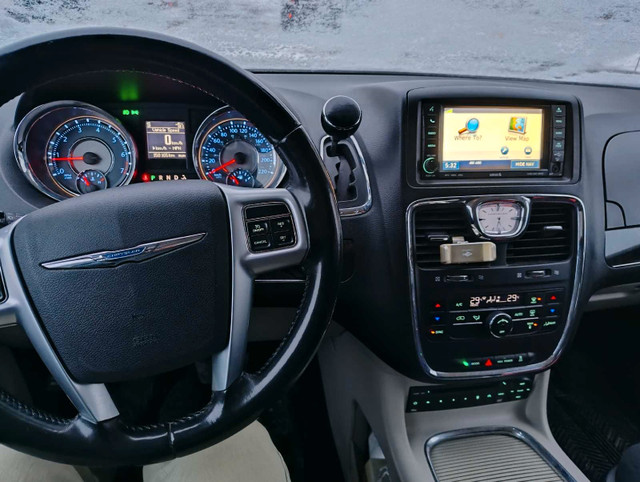 Chrysler Town and Country minivan in Cars & Trucks in City of Toronto - Image 3