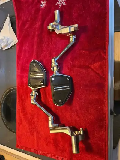 Full set of goldstrike highway pegs that were on my 2018 dct 1800 goldwing, unfortunately they will...