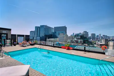 Spacieux 1 cac TOUT MEUBLÉ! Gym et Piscine!