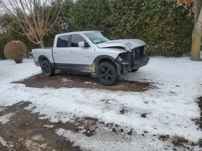2009 dodge ram 1500 5.7 truck part out engine goon Transmission still available it has leather seats...