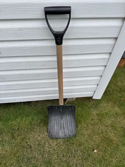 Petite pelle pour voiture ou pour les enfants